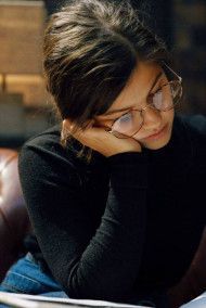 Обложка книги Она